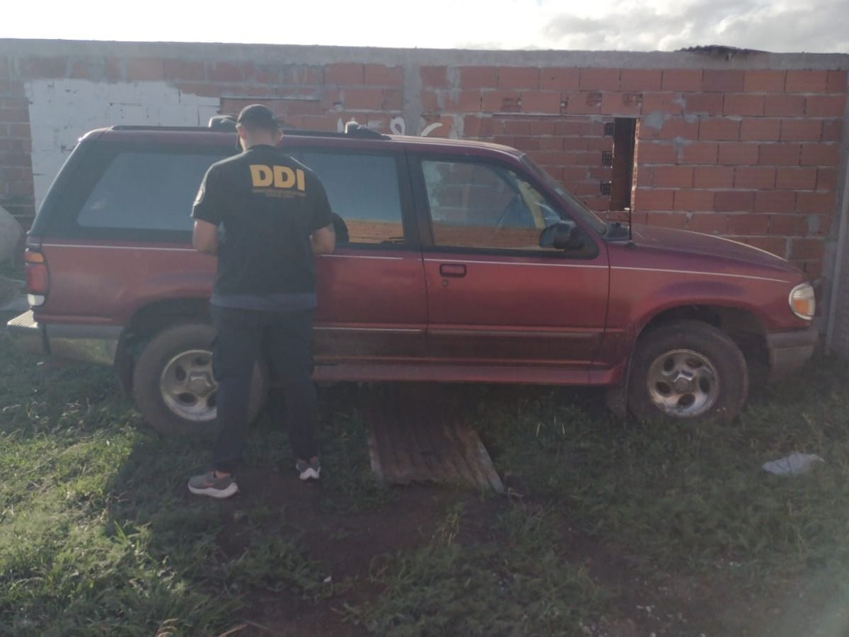 Las autoridades recuperaron la camioneta sustraída y también secuestraron un matafuego de un Peugeot 208 con secuestro activo.
