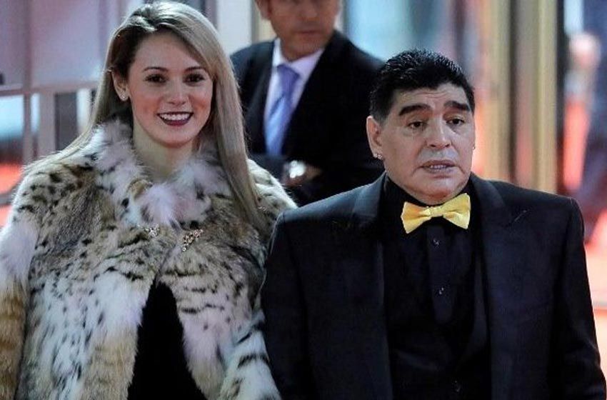 El misterio del moño amarillo