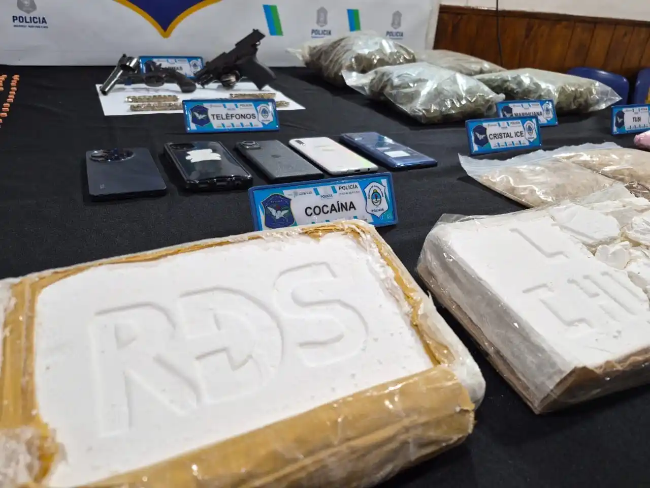 Operativo "Mar del Sintético": ocho detenidos y droga incautada valuada en 230 millones de pesos