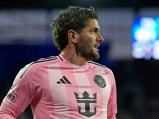 De Paul no quiere arriesgar un plazo para su regreso a Racing.