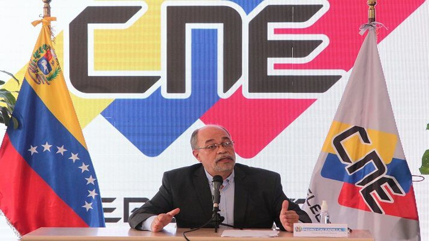 Habilitan 87 partidos para participar en las megaelecciones: el de Capriles entre ellos