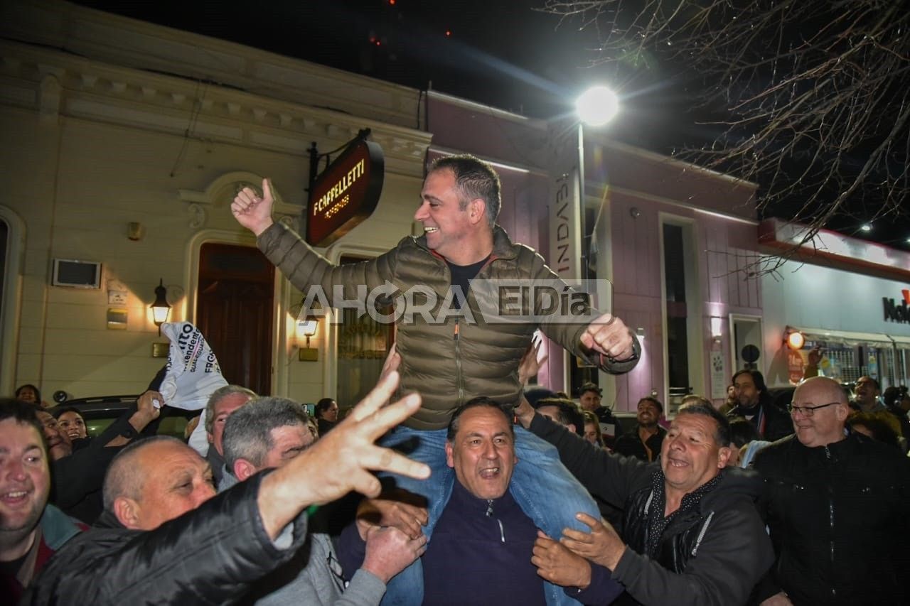 Davico festejó y convocó a sus rivales en la interna para que lo apoyen en octubre