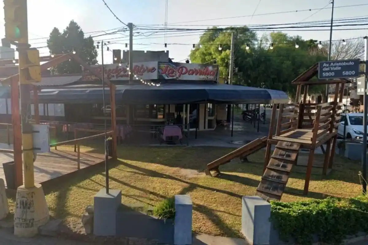 Se llevaron dinero de la caja, un posnet y un teléfono celular.