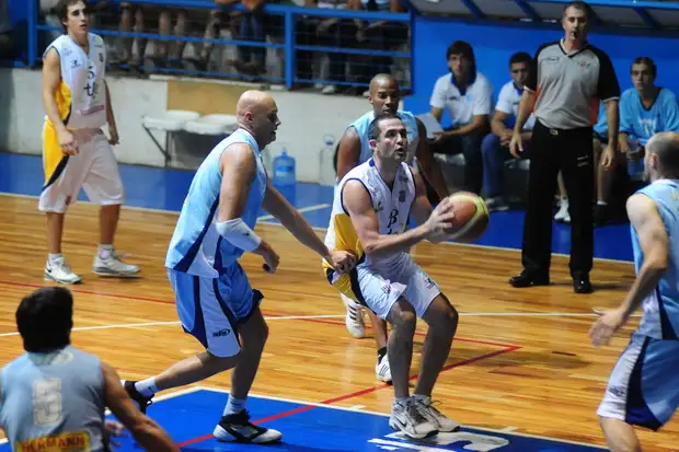 Básquet Provincial: tres equipos mandan en la Zona B