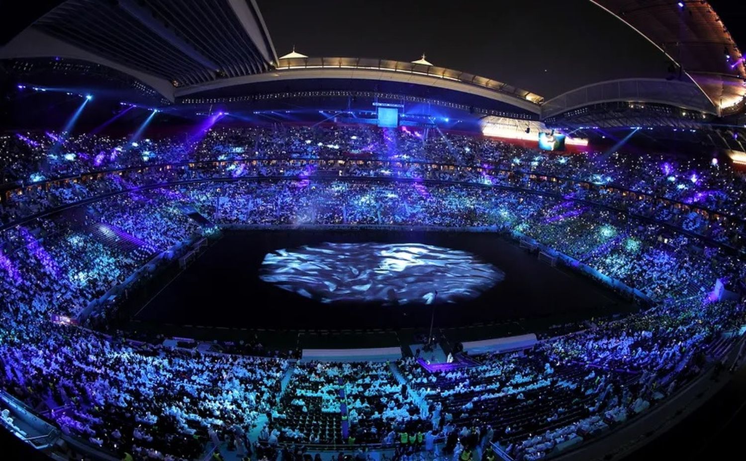 Qatar 2022 se puso en marcha con un impactante show de luces y color