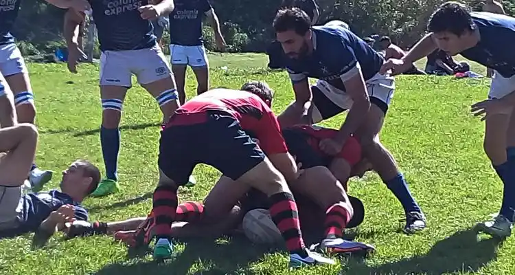 Ajustada derrota de los “Biguá” ante el puntero