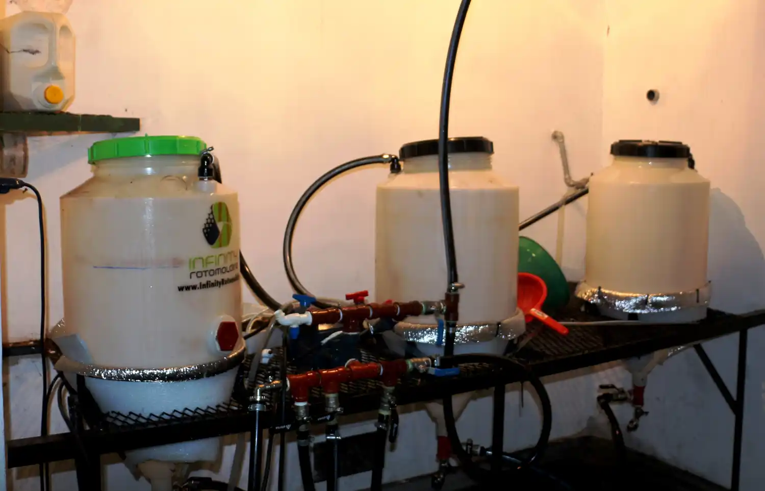 La Provincia fabrica combustible con restos de aceite de cocina y lo utiliza en parte de su maquinaria