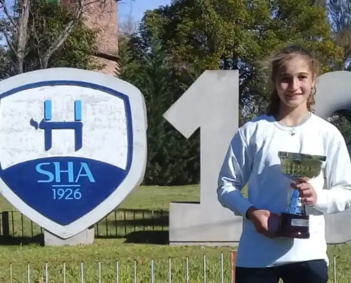 Antes de jugar el Sudamericano con Argentina, Candela Vázquez ganó un Regional en Pilar