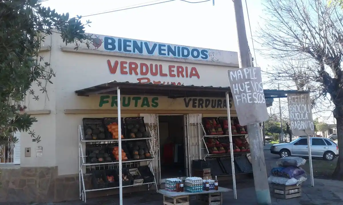 Robaron una verdulería de Espora y Facundo Zuviría