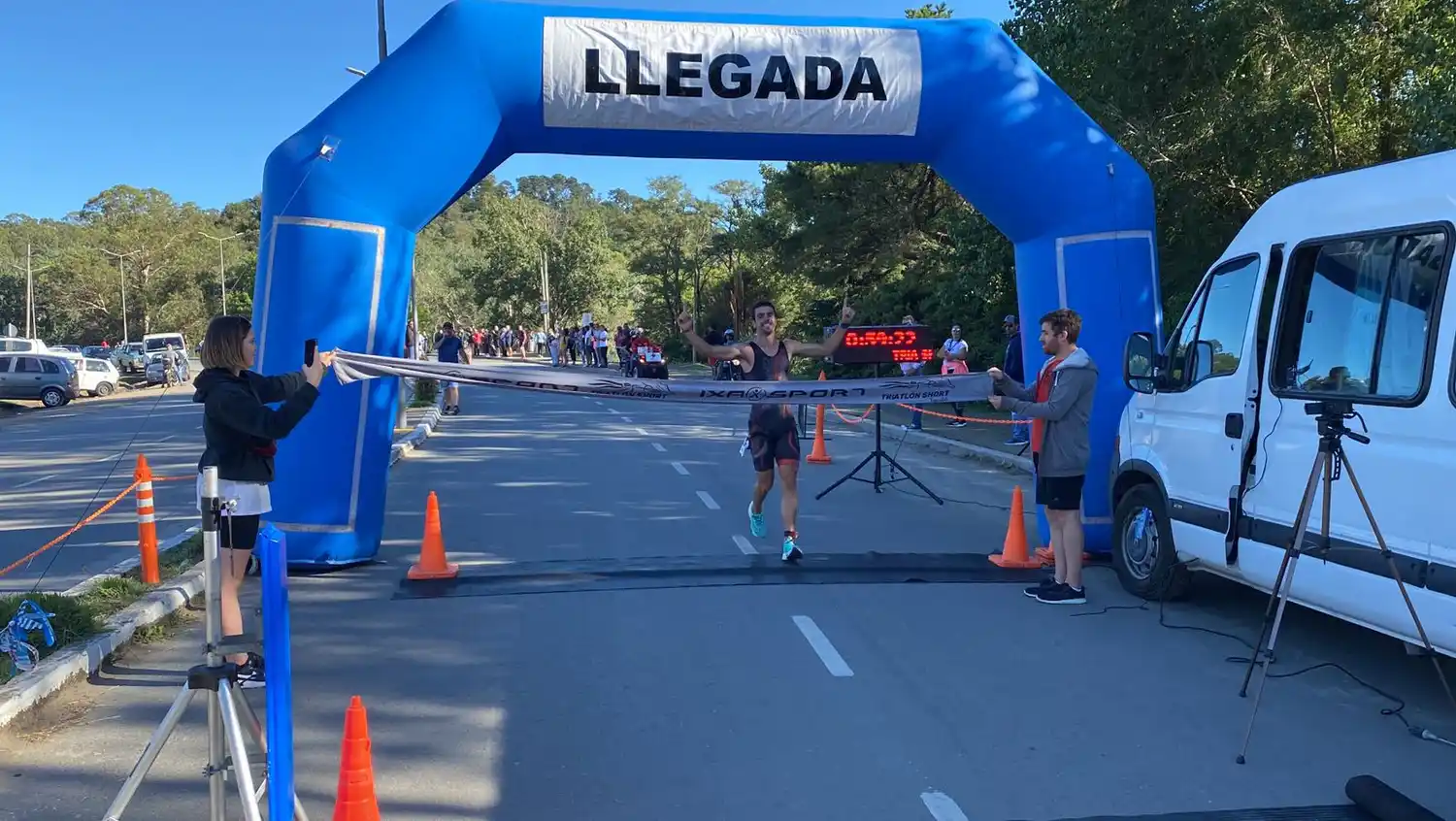 El Triatlón Sprint Tandil fue para Mateo Bustos y Susana Oillataguerre