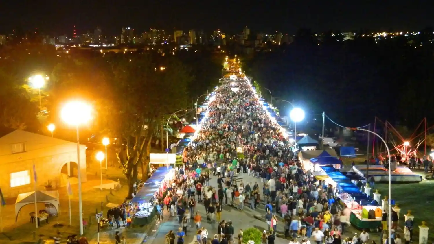 Hubo récords de inscriptos para la feria de la diagonal Illia.