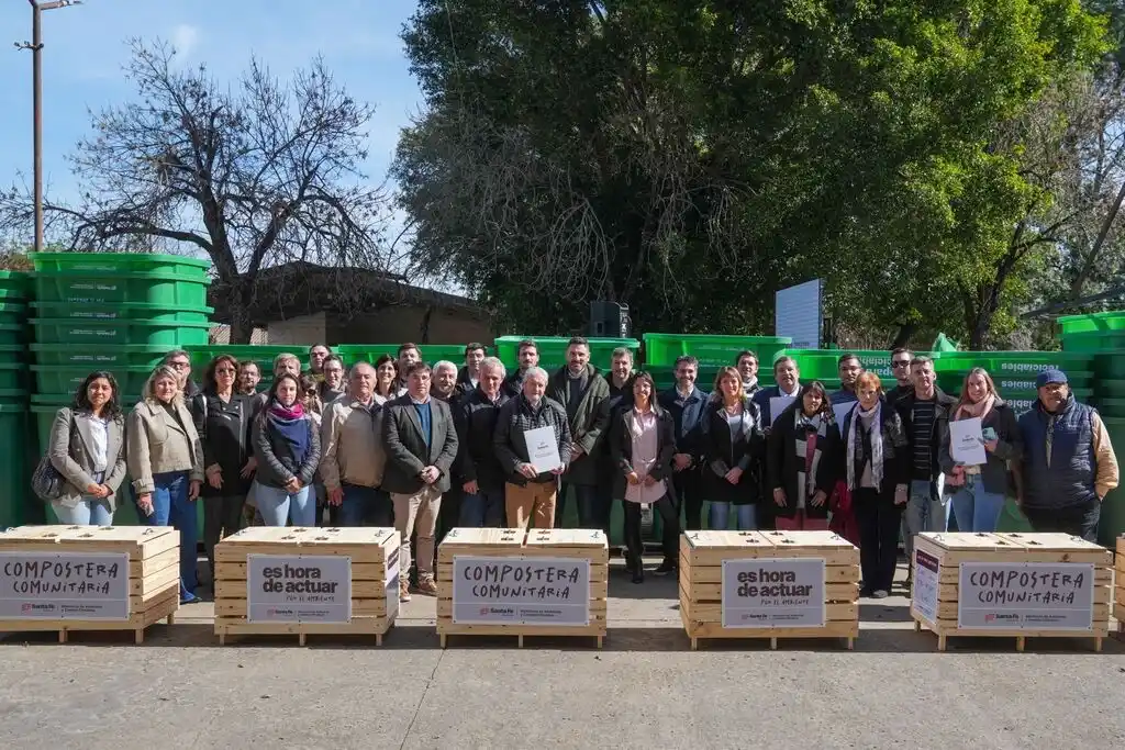 Entrega de equipamiento para el tratamiento de residuos