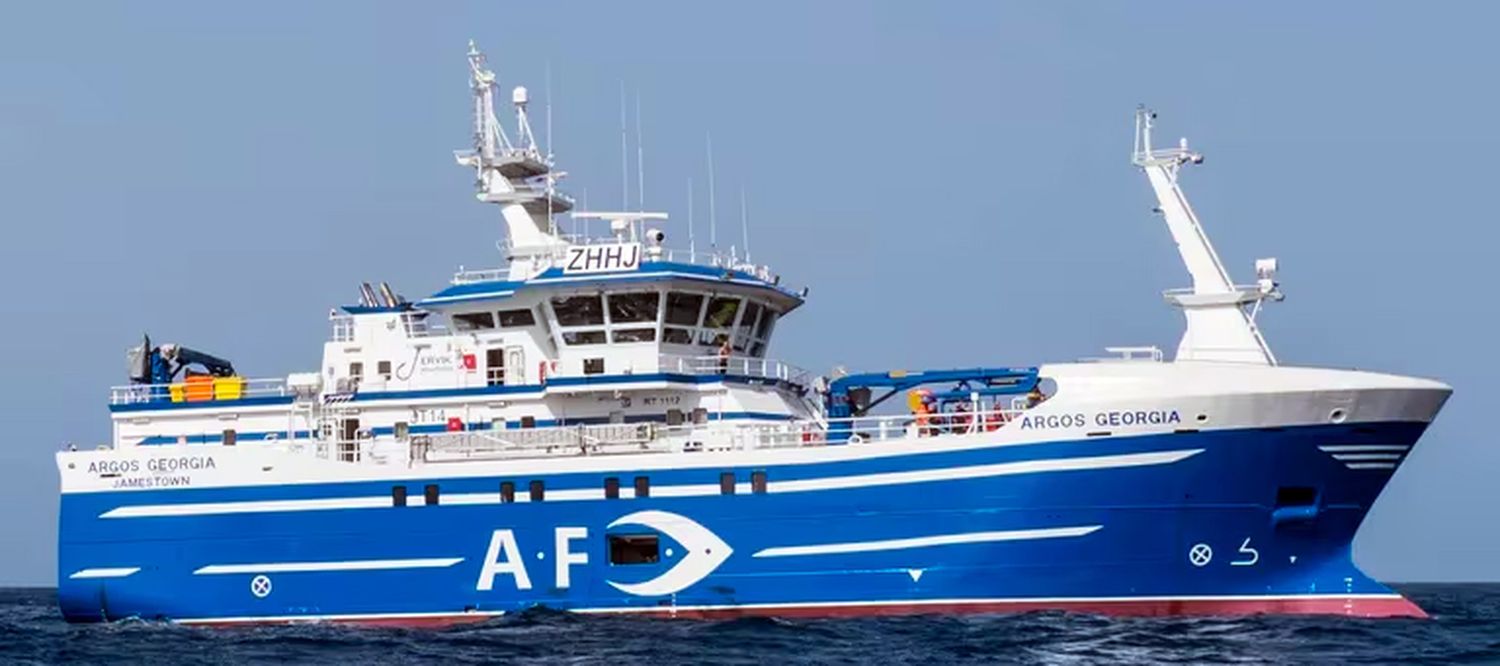Vista del pesquero Argos Georgia, en el que iban 27 personas a bordo, entre ellos tripulantes españoles, que se ha hundido de madrugada en las Islas Malvinas.