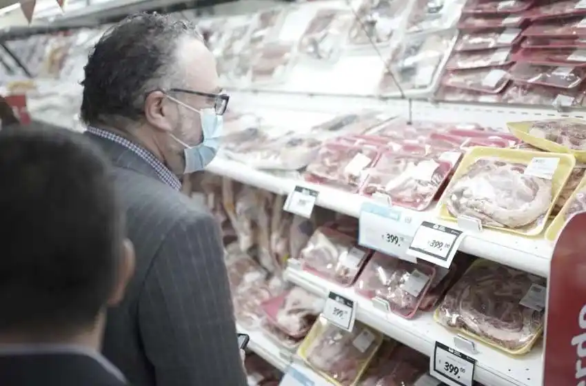 Acuerdo por la carne: funcionarios del Gobierno recorrieron supermercados para verificar si se cumple