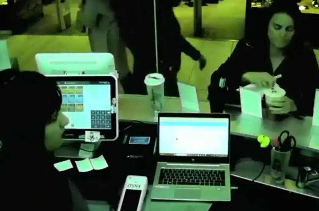 El incidente ha generado una ola de indignación entre los usuarios de las redes.