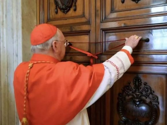 El Vaticano selló los apartamentos del Papa Francisco, tras el ritual de constatación de muerte