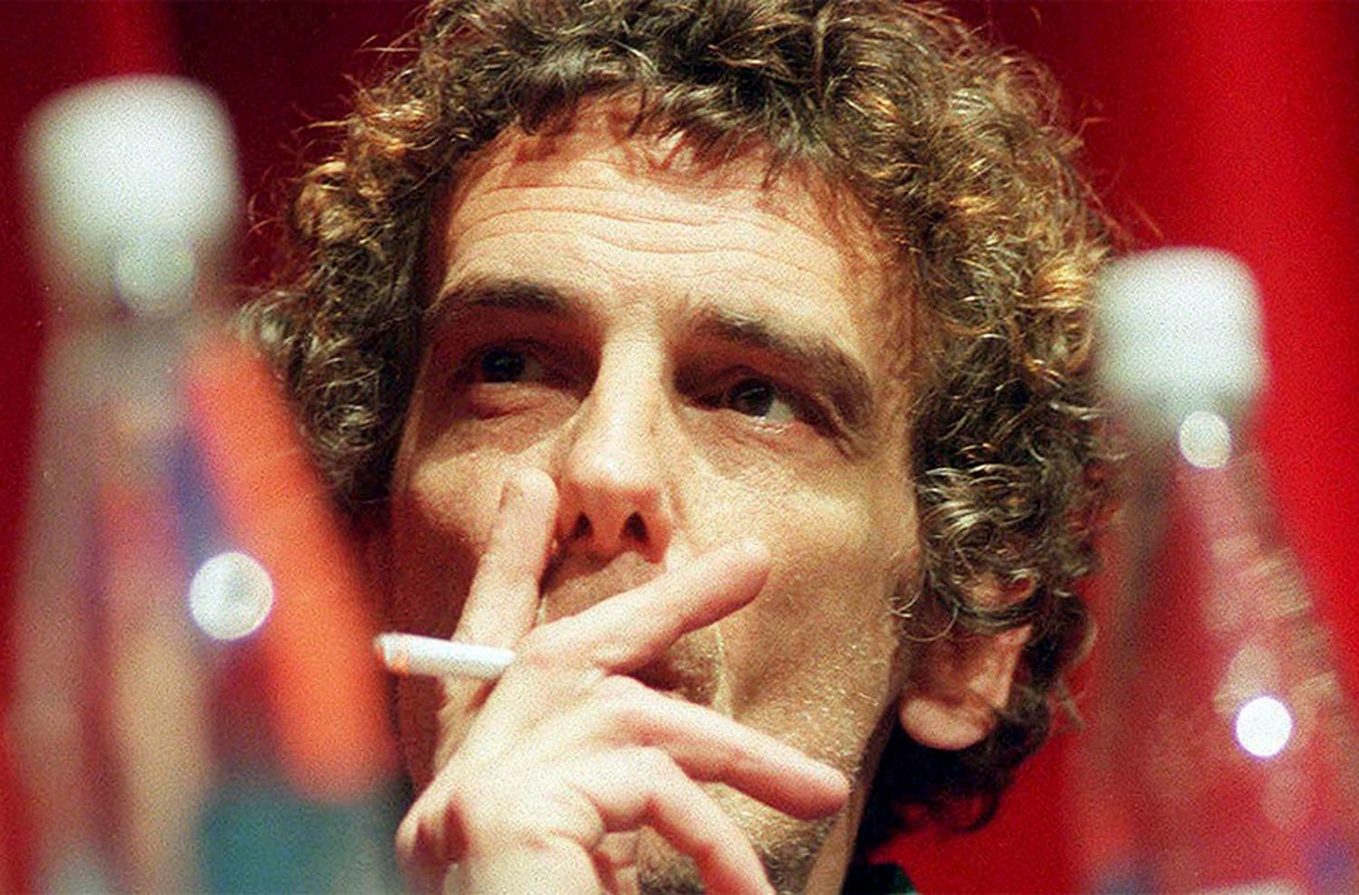 Luis Alberto Spinetta: la primera guitarra, fanatismo por River y su talento en el dibujo