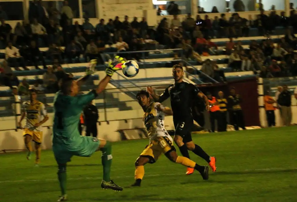 B NACIONAL: Esta vez, el empate no alegró a Santamarina
