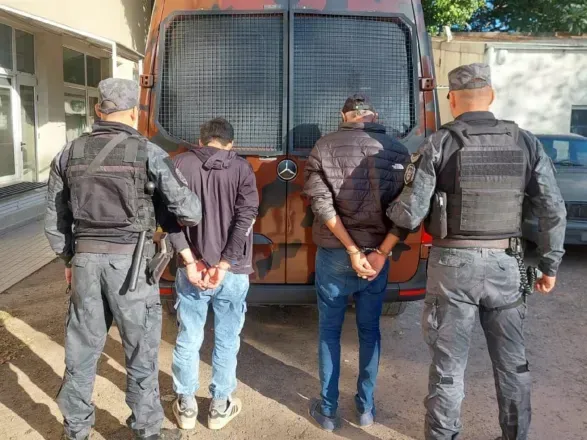 Se atrincheraron en su casa y dispararon a matar contra los policías