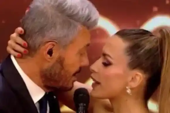 Marcelo Tinelli y Milett Figueroa oficializaron su relación en la pista del Bailando