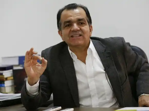 Imputarán cargos a candidato presidencial uribista