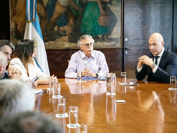 El Ministerio de Salud anunció que no renovará 1.400 contratos de empleados
