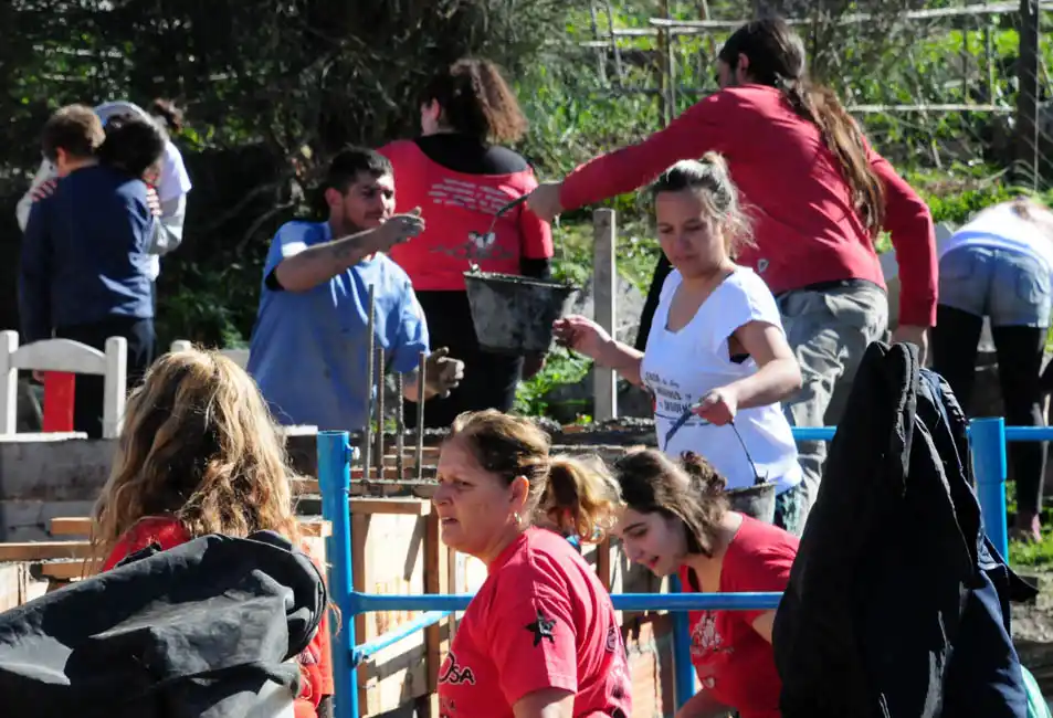 La Poderosa, el colectivo barrial que le hace frente a las necesidades en Villa Cordobita 