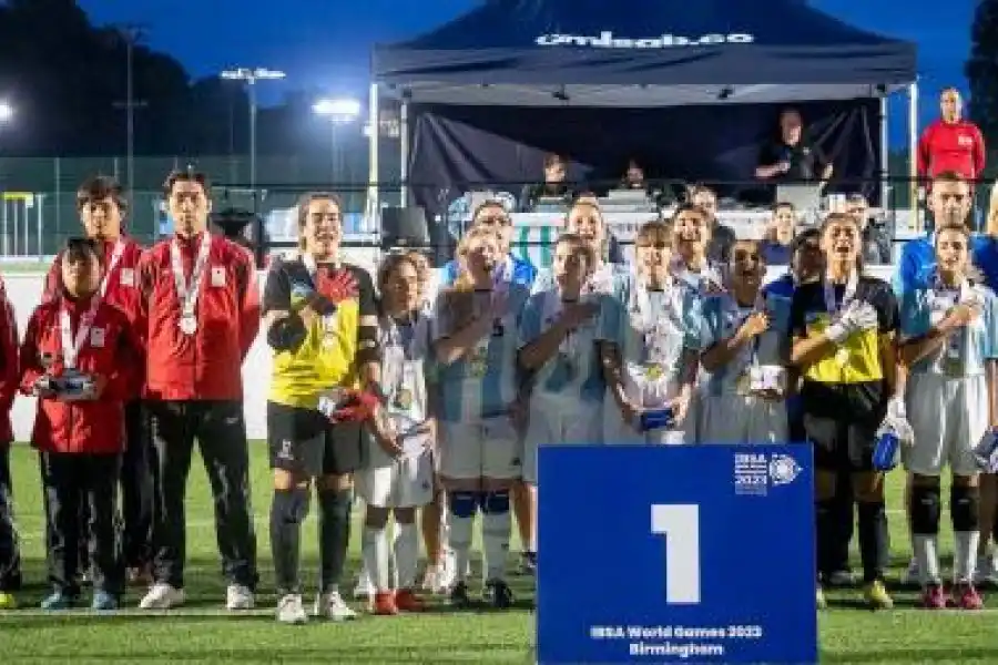 Las Murciélagas llegan al país como las primeras campeonas de la historia