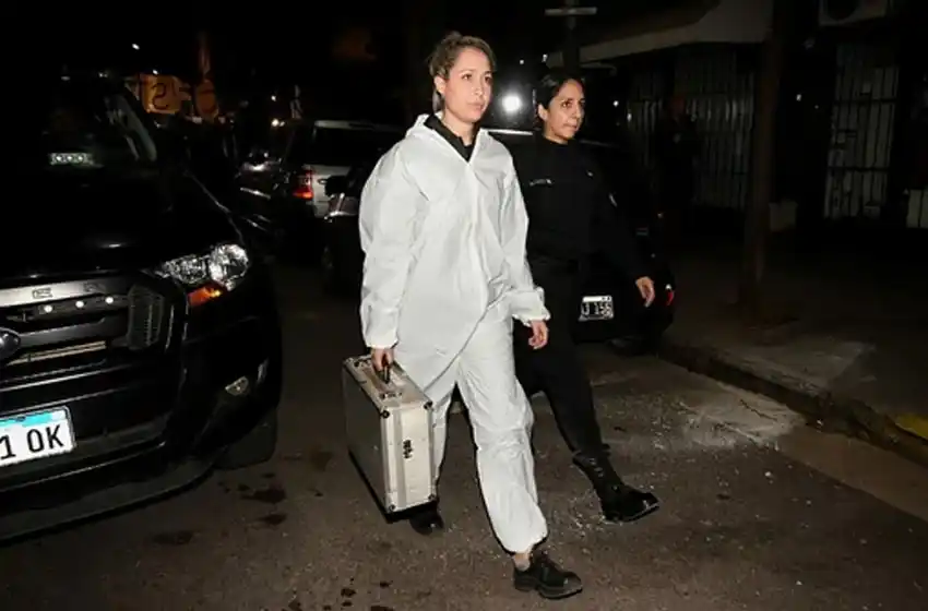 Allanamientos a las propiedades de Cristina: retiraron un maletín blanco en Recoleta