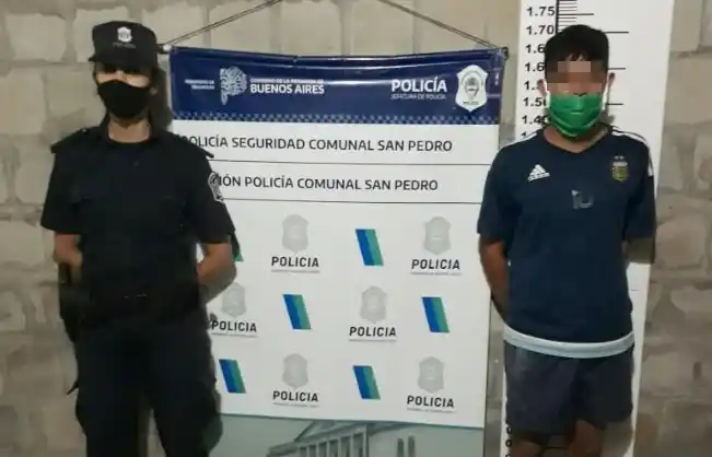 Joven reincidente atrapado cuando robaba un domicilio