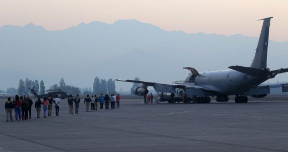¡EXPULSIÓN FALLIDA! Migrantes venezolanos se quedaron en Chile: el vuelo no fue autorizado