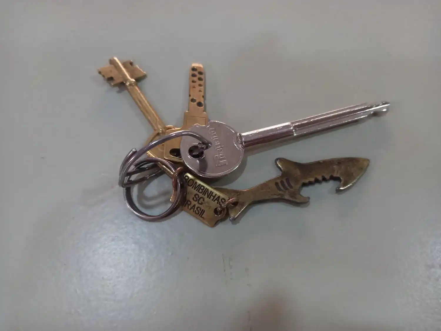 Encontraron un juego de llaves frente a la farmacia Botta