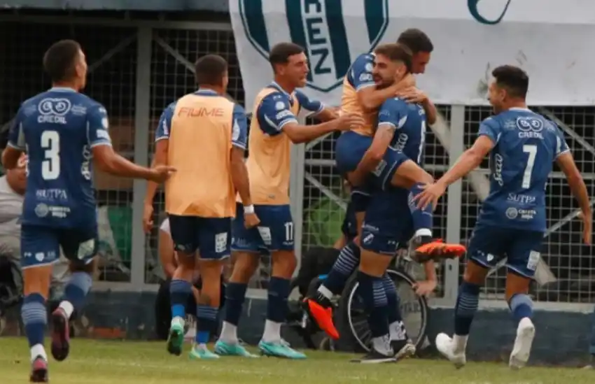 Alvarado se trajo otro punto de visitante