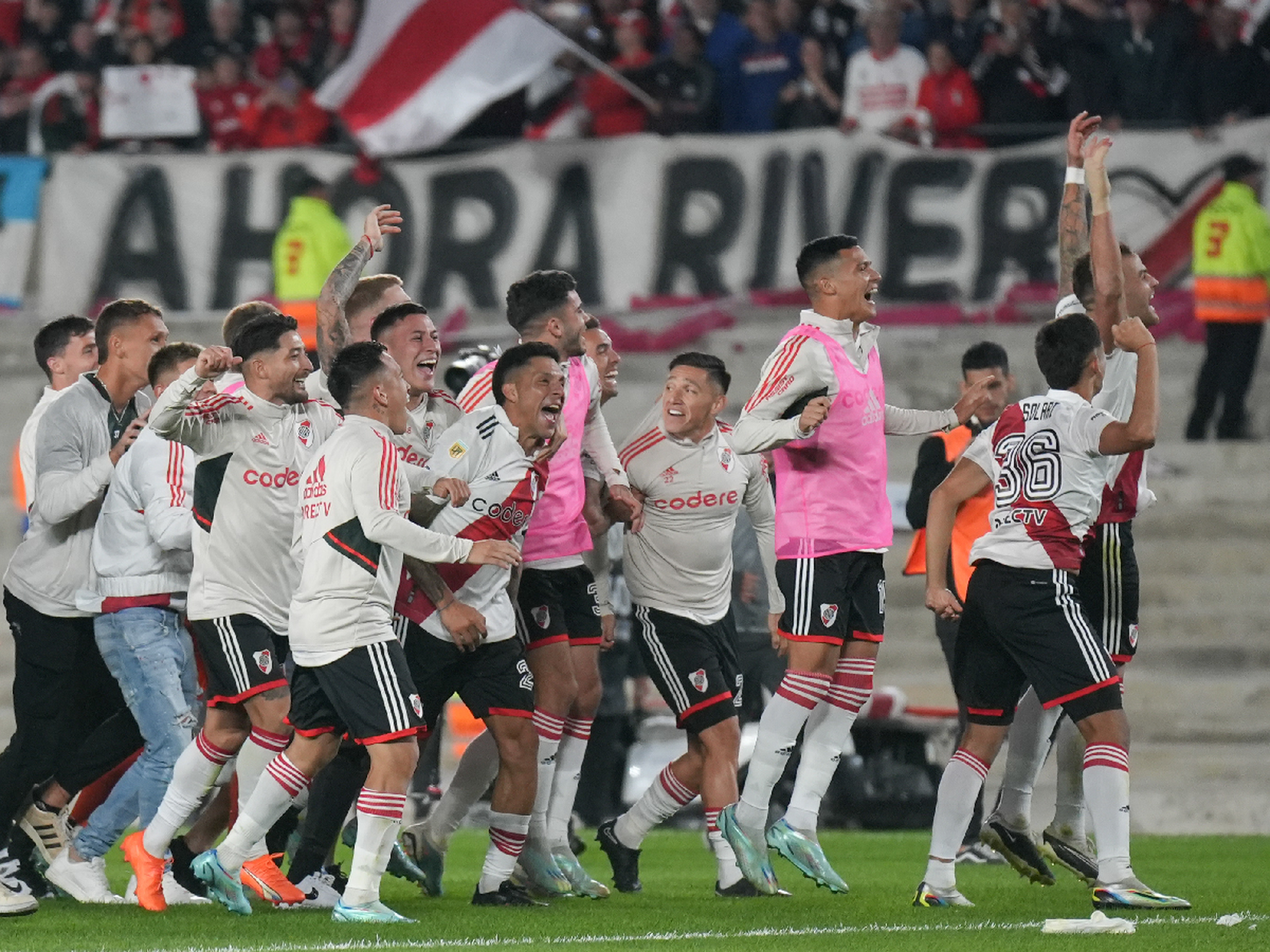 River venció a Boca en un final caliente