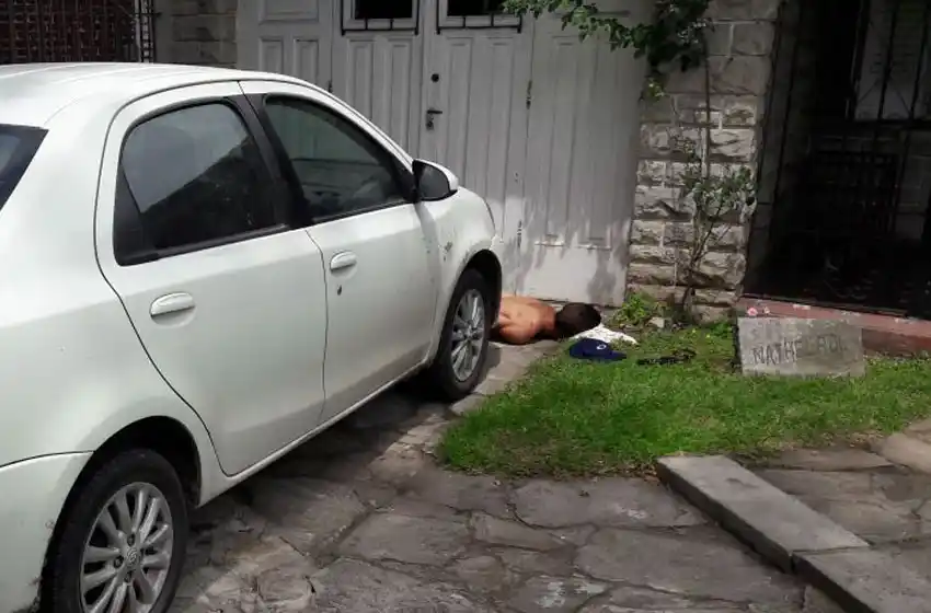 Cayó un motochorro que robó dinero y una computadora de un local