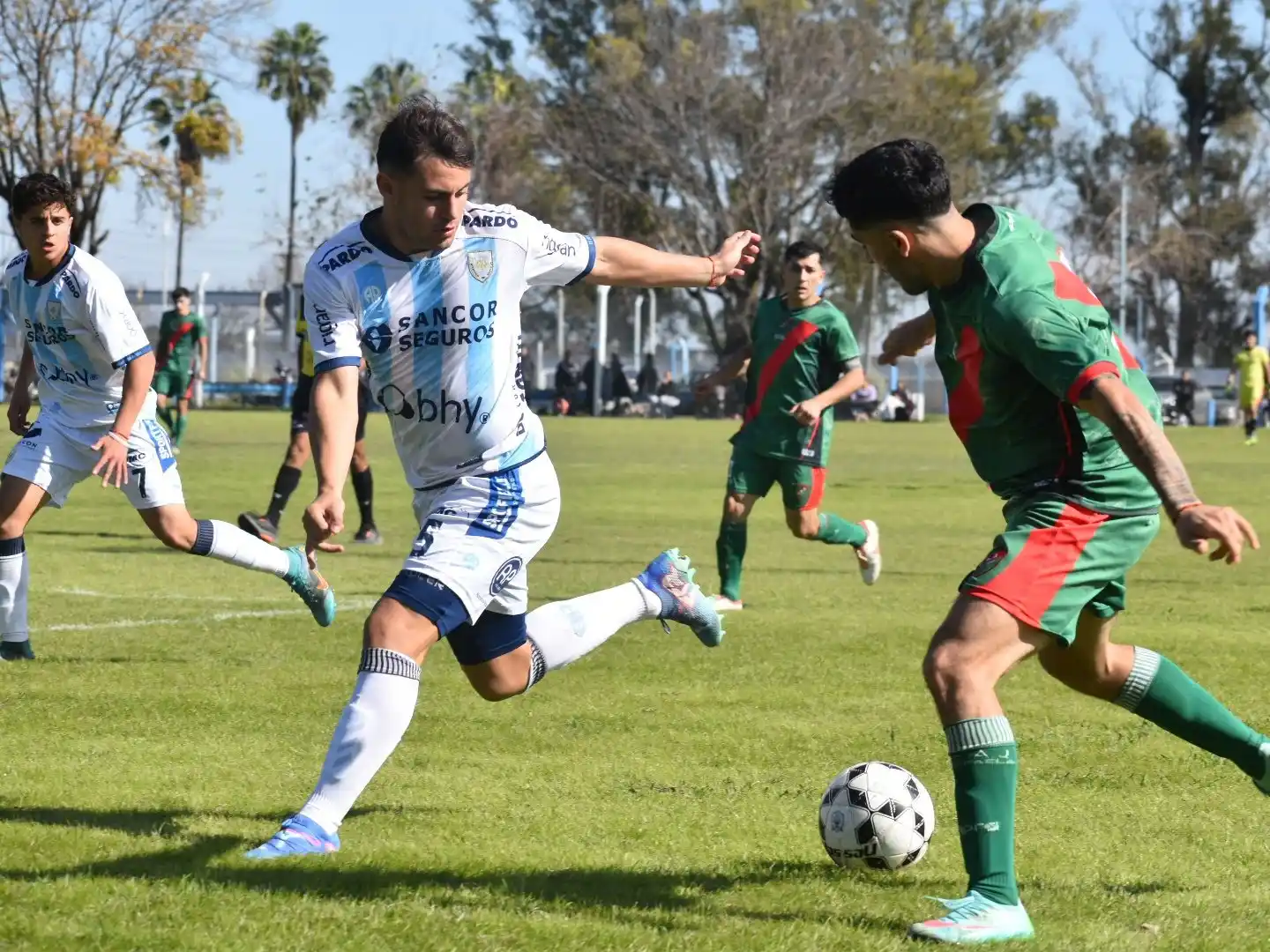 L acRema goleó y sigue Foto:Prensa AR