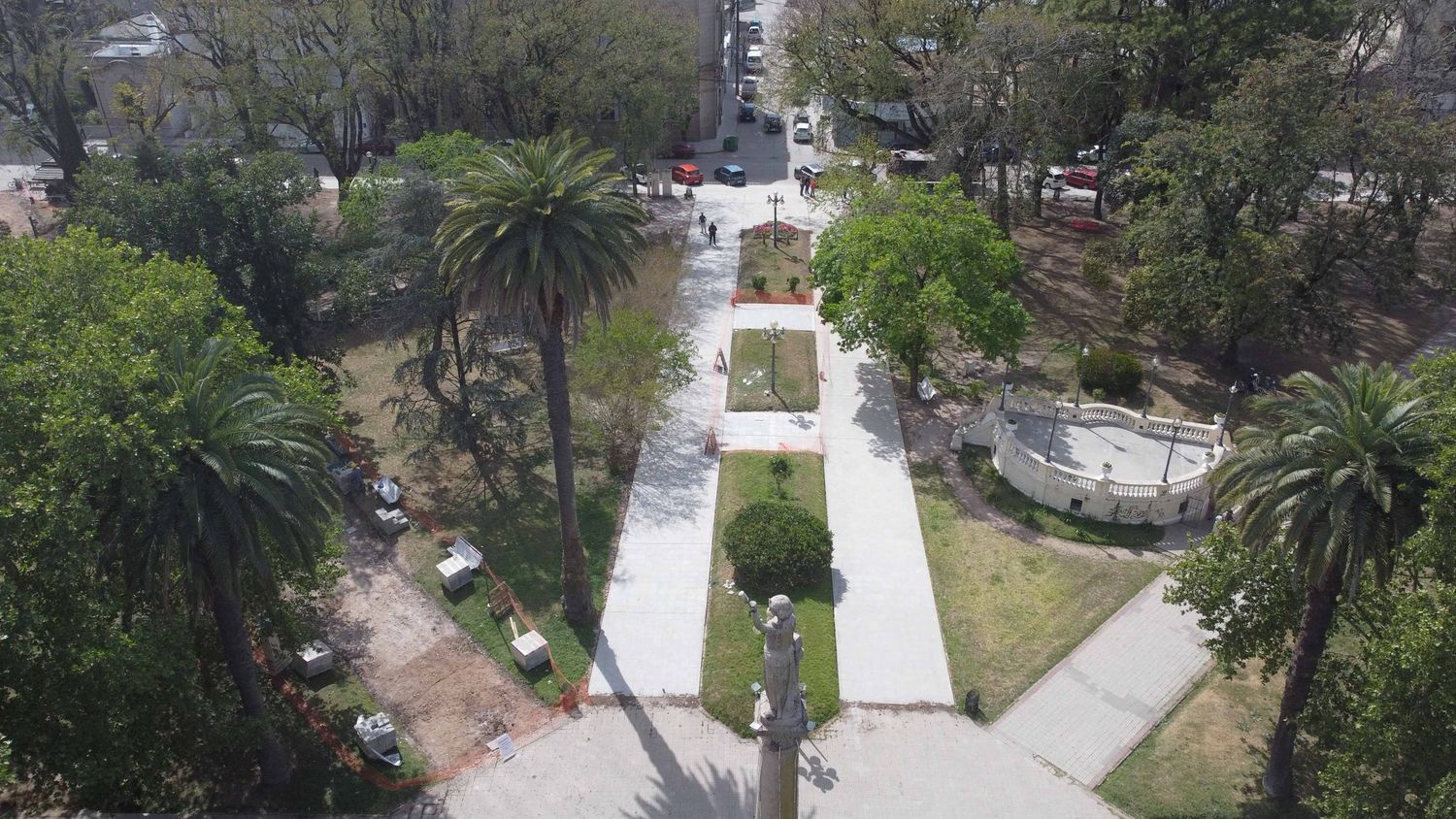 Continúa la puesta en valor de Plaza Constitución