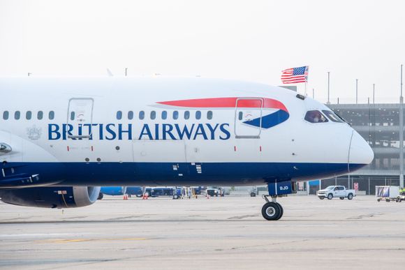 IAG Group convierte en pedidos firmes seis Boeing 787 para British y un Airbus A350 para Iberia