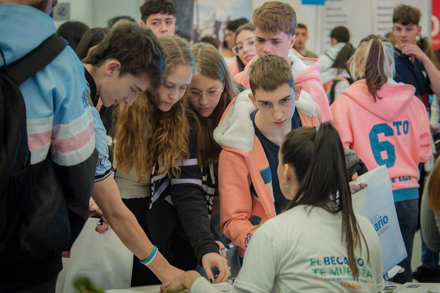 Se espera que asistan más de 5.000 estudiantes a la feria de carreras y oficios del Becario