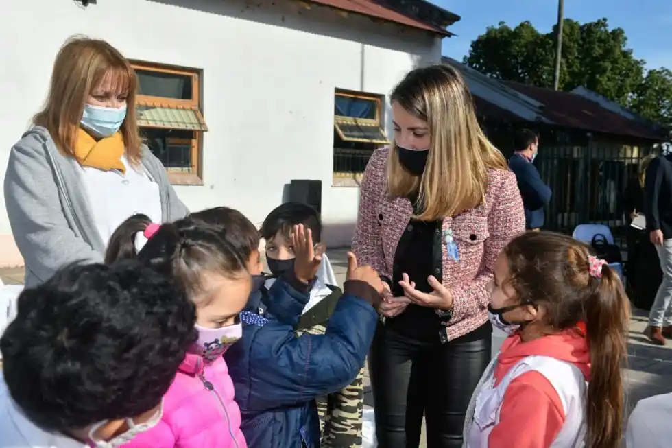 "Estas obras son fruto del compromiso de cumplir con la palabra empeñada", indicó Stratta