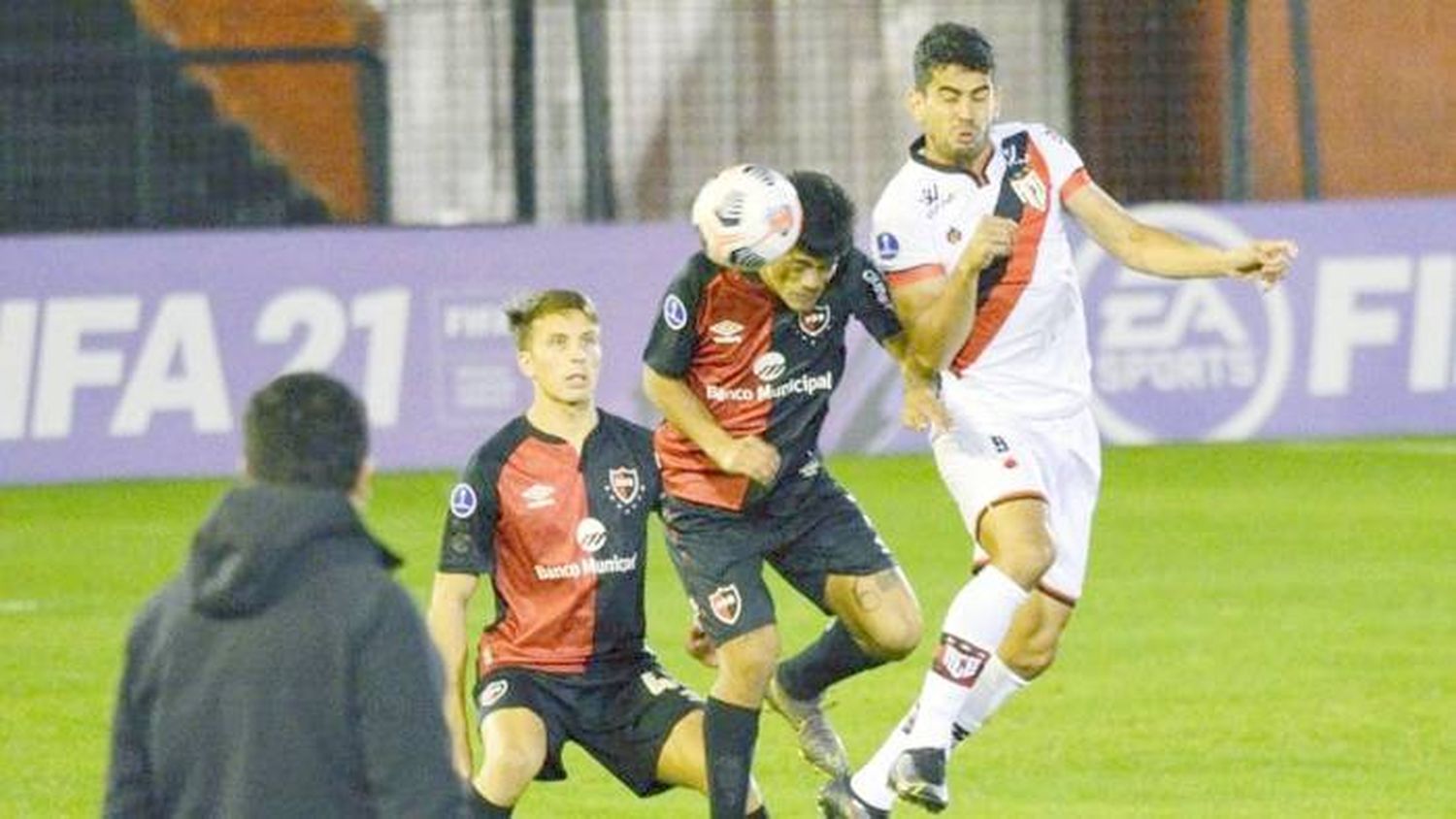 Newell�"s no pasó del empate ante Goianiense y se despidió de la Copa Sudamericana