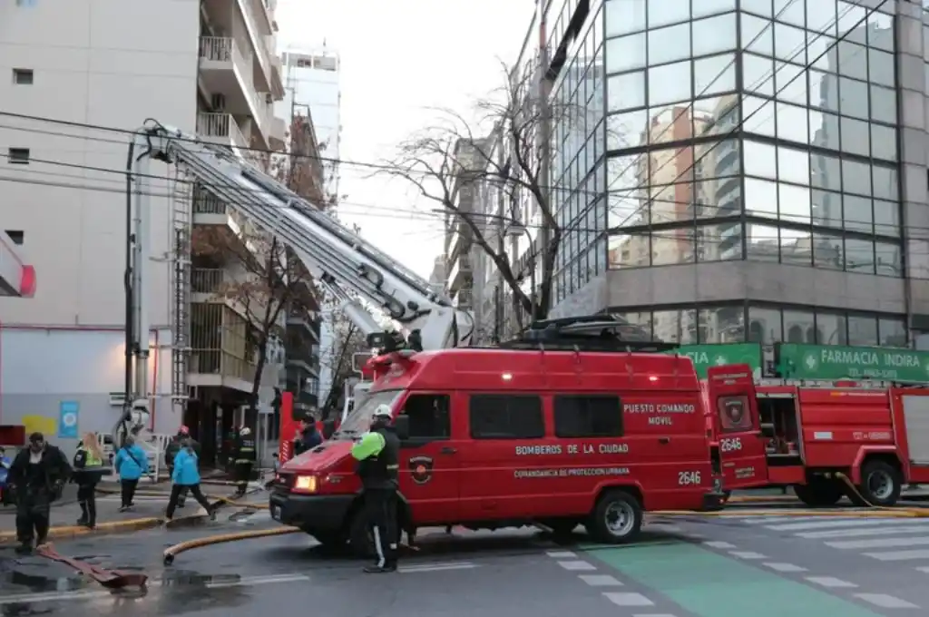 Tragedia en Recoleta: una vecina del 6° piso se reencontró con su hijo