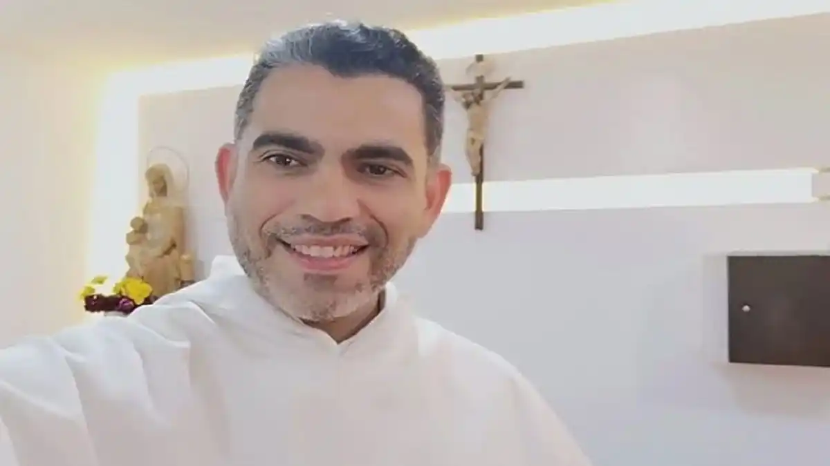 ¡COCINA BENDECIDA! CONOZCA AL CURA, PERIODISTA Y COCINERO venezolano que participará en el MasterChef España