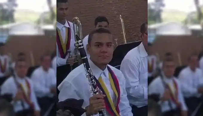 DETENIDOS POLICÍAS implicados en homicidio del músico Diego Rosas