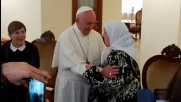 Hebe de Bonafini le escribió una carta al papa Francisco: “El pueblo tiene miedo, ayudanos”