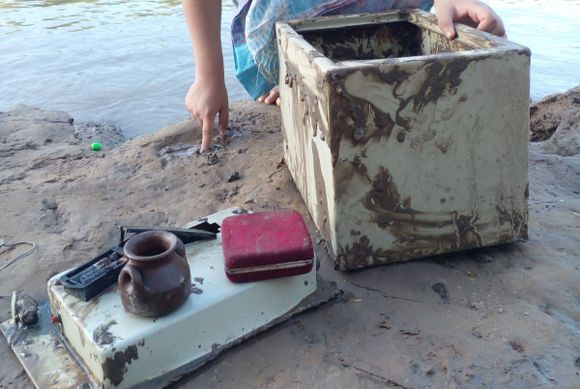 Fueron a pasar la tarde al Paseo Público y encontraron una caja fuerte
