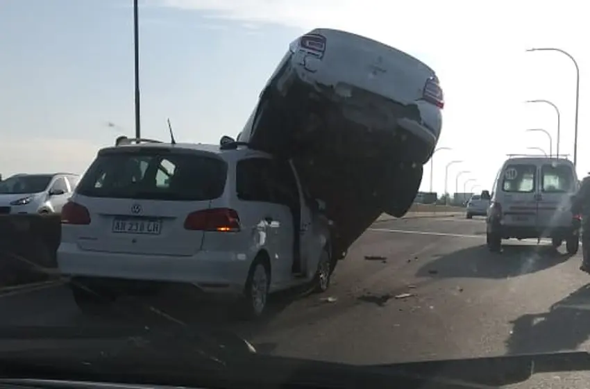 Impresionante choque en cadena en la autopista Rosario – Córdoba