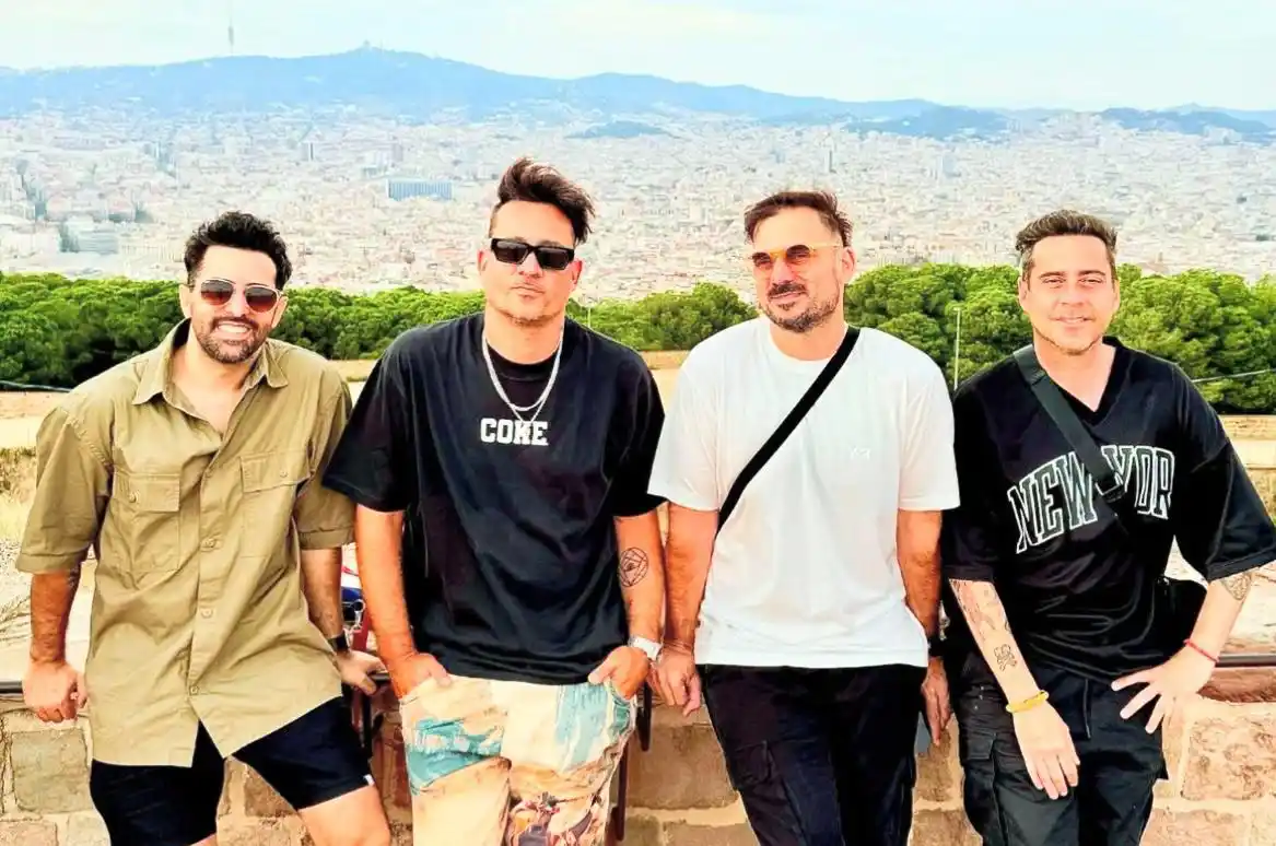 Barcelona. Su llegada a la ciudad. Banda musical