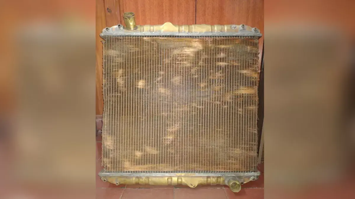 Saltaron el tapial de una fábrica y se robaron un radiador de gran tamaño: lo recuperaron