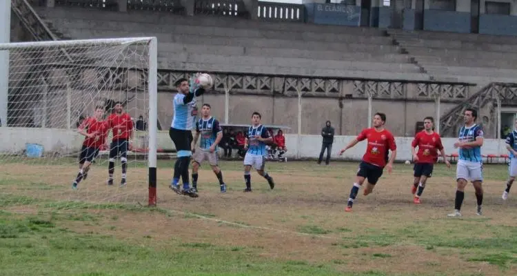 Empezó la tercera del Clausura con empate entre Mitre y Las Palmeras